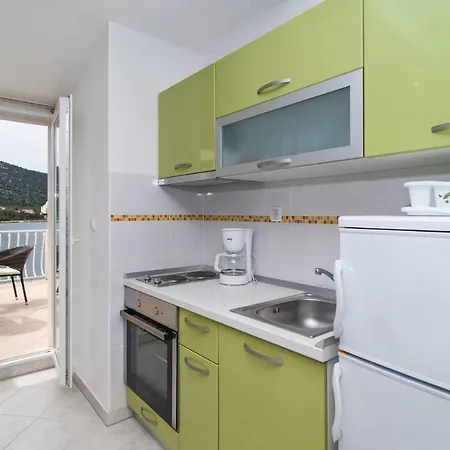 *xc * Apartment *
